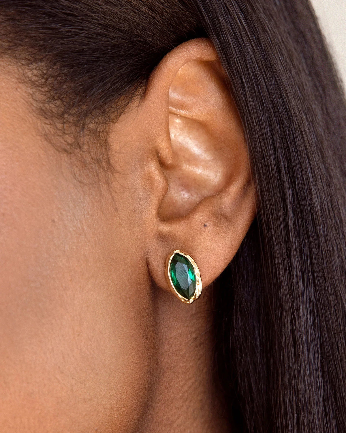 Velmira™ – Delicate Crystal Mini Stud Earrings