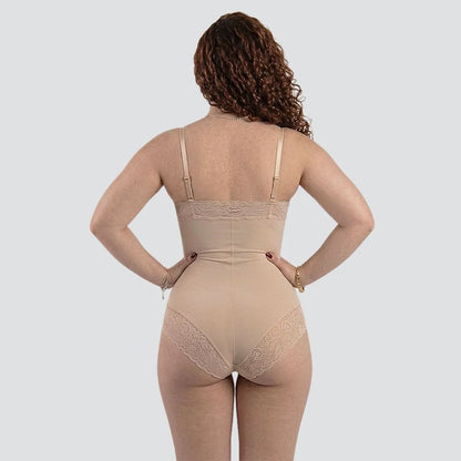 Curvevia™ – Strapless Body Shaper for a Smooth Silhouette