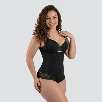 Curvevia™ – Strapless Body Shaper for a Smooth Silhouette