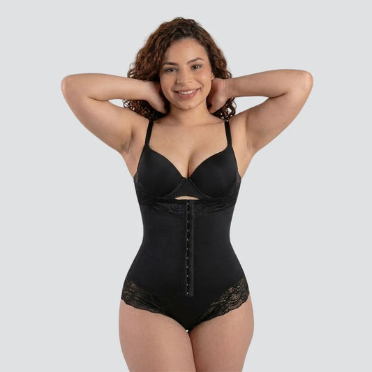 Curvevia™ – Strapless Body Shaper for a Smooth Silhouette